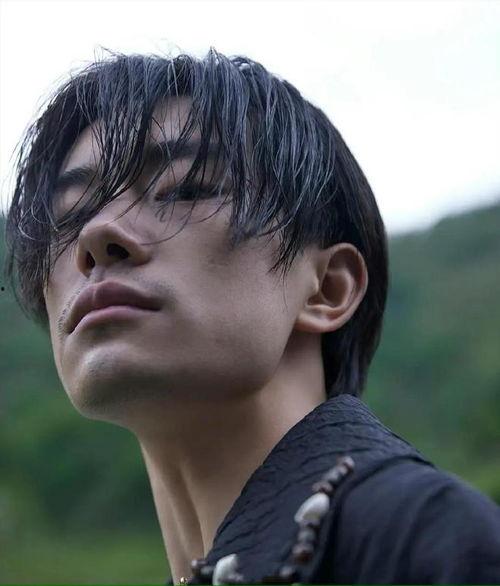 易烊千玺吃瓜事件是什么