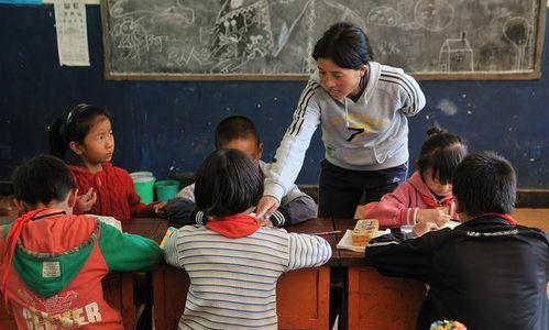 乡村教师吃瓜事件,揭开乡村教育困境的冰山一角