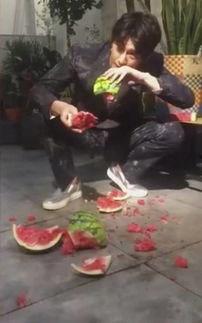 潜江夫妻吃瓜事件视频,一场引发网友热议的邻里纠纷